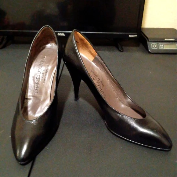 Charles Jourdan Black Women's Heels - Picture 1 of 6
